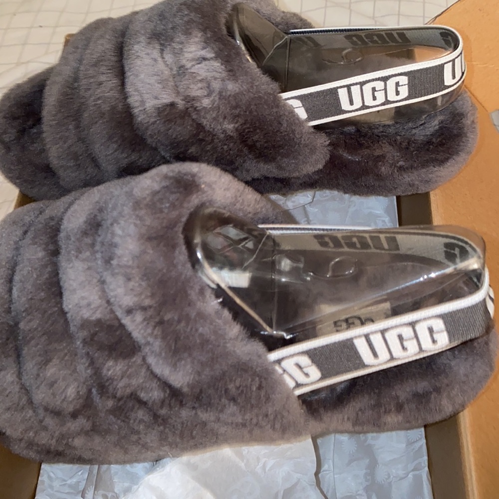 Gray Ugg Slippers Size 6